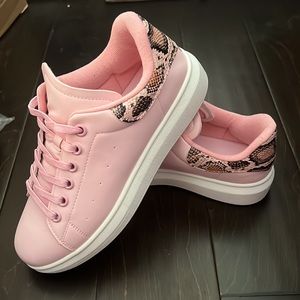 🇺🇸 Pink Nordstrom Sneakers Seven7